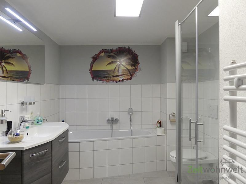 Dusche und Wanne