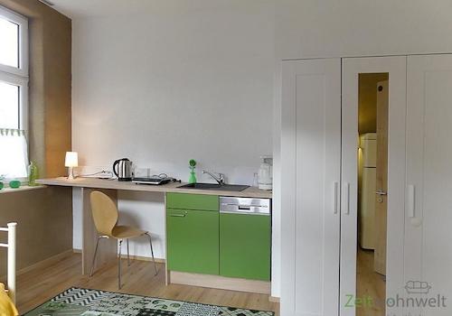 Küchenzeile und Kleiderschrank