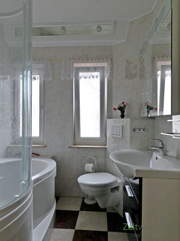 Bad mit Wanne