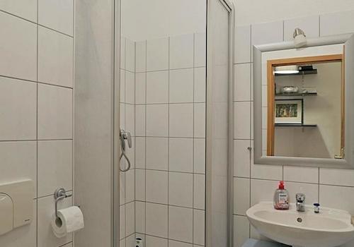 Dusche im Bad