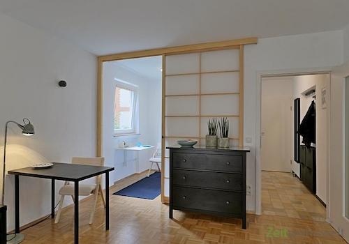 Blick zu Küche und Flur