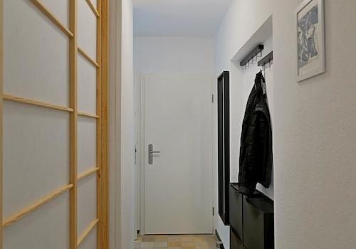Wohnungsflur mit Garderobe