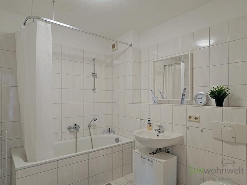 Bad mit Wanne