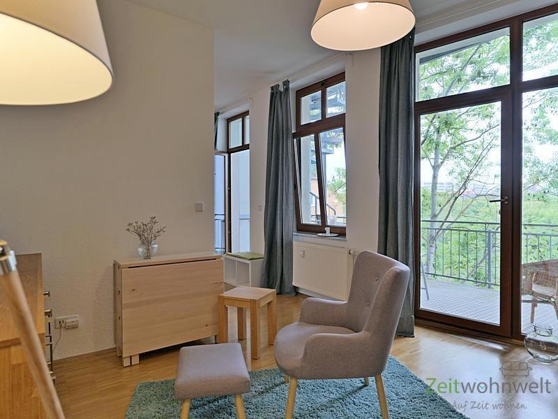 große Balkon-Fensterfront