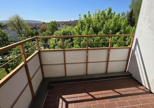 Balkon mit Aussicht ins Grüne