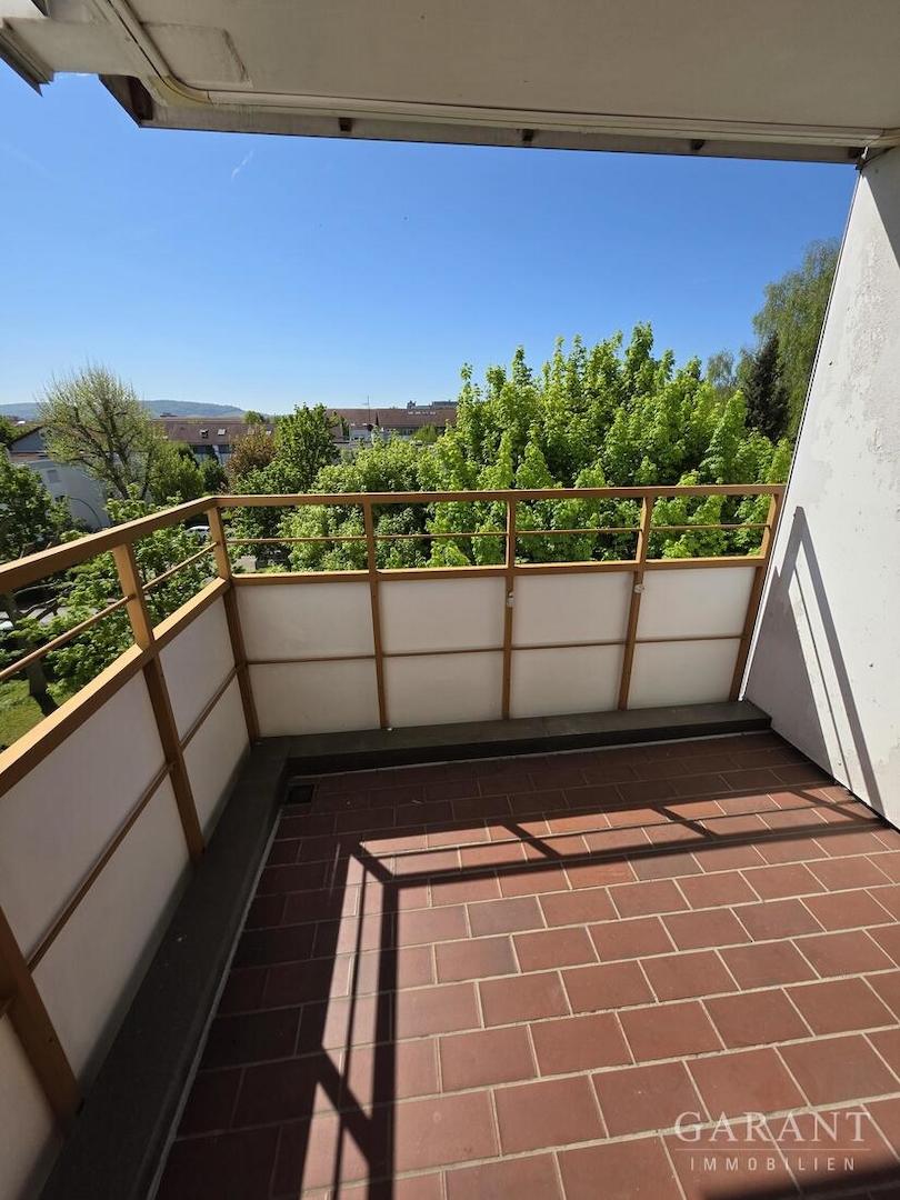 Balkon mit Aussicht ins Grüne