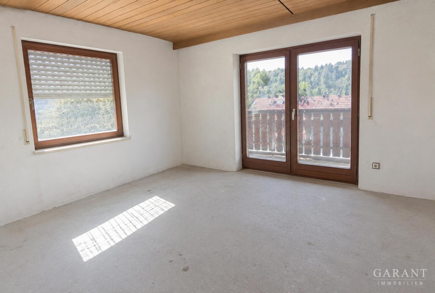 Schlafzimmer mit KI leer geräumt