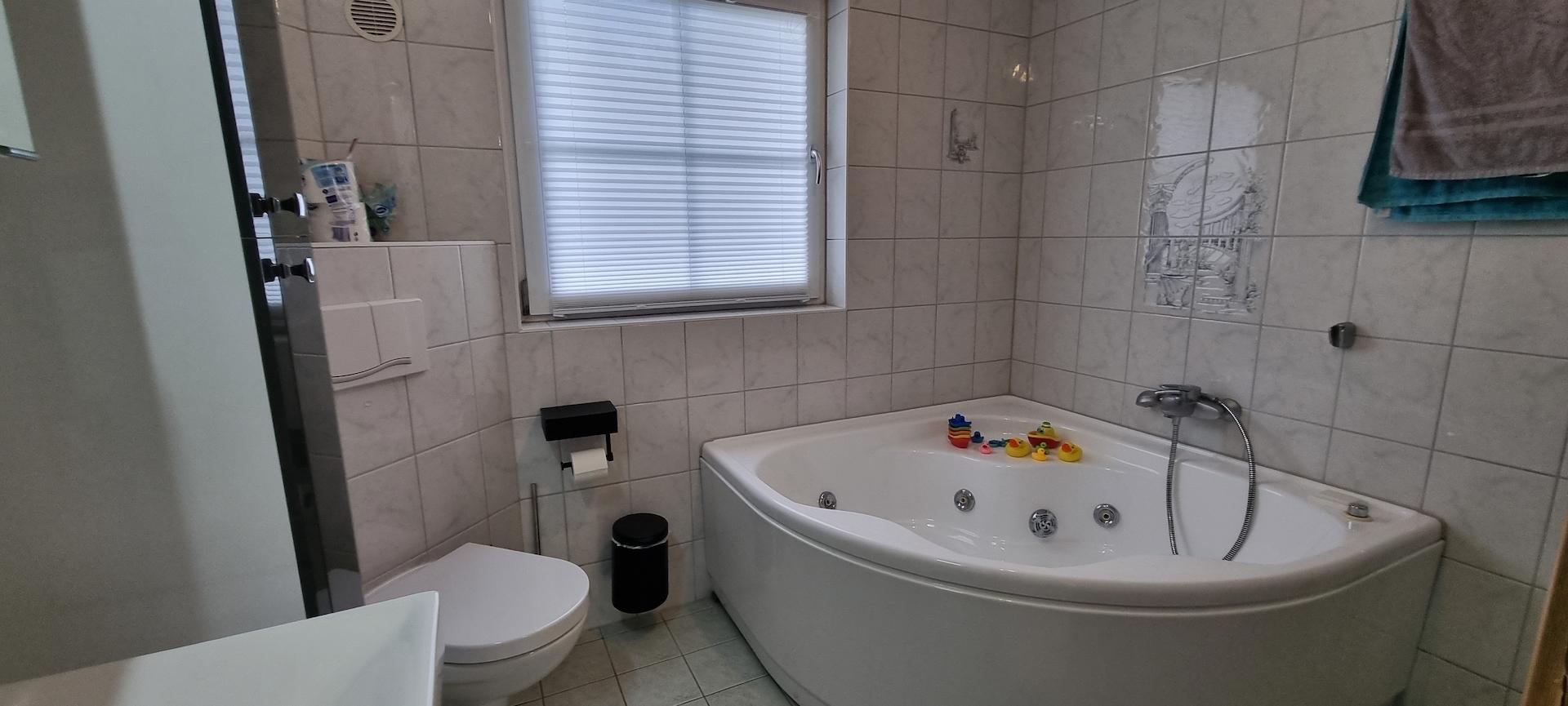 Bad mit Wohlfühlwanne