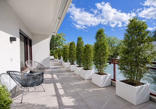 Süd-Dachterrasse vor Kind/Büro