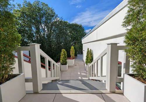 Treppe zur Master-Dachterrasse