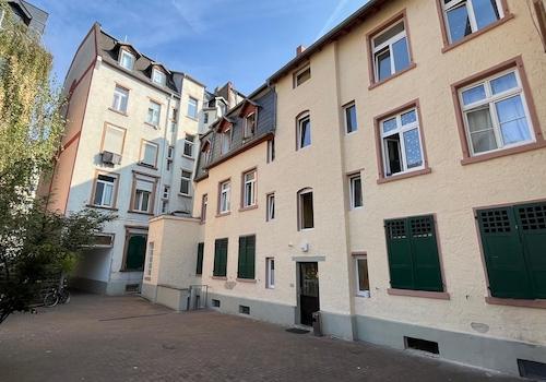 Blick auf das Haupthaus