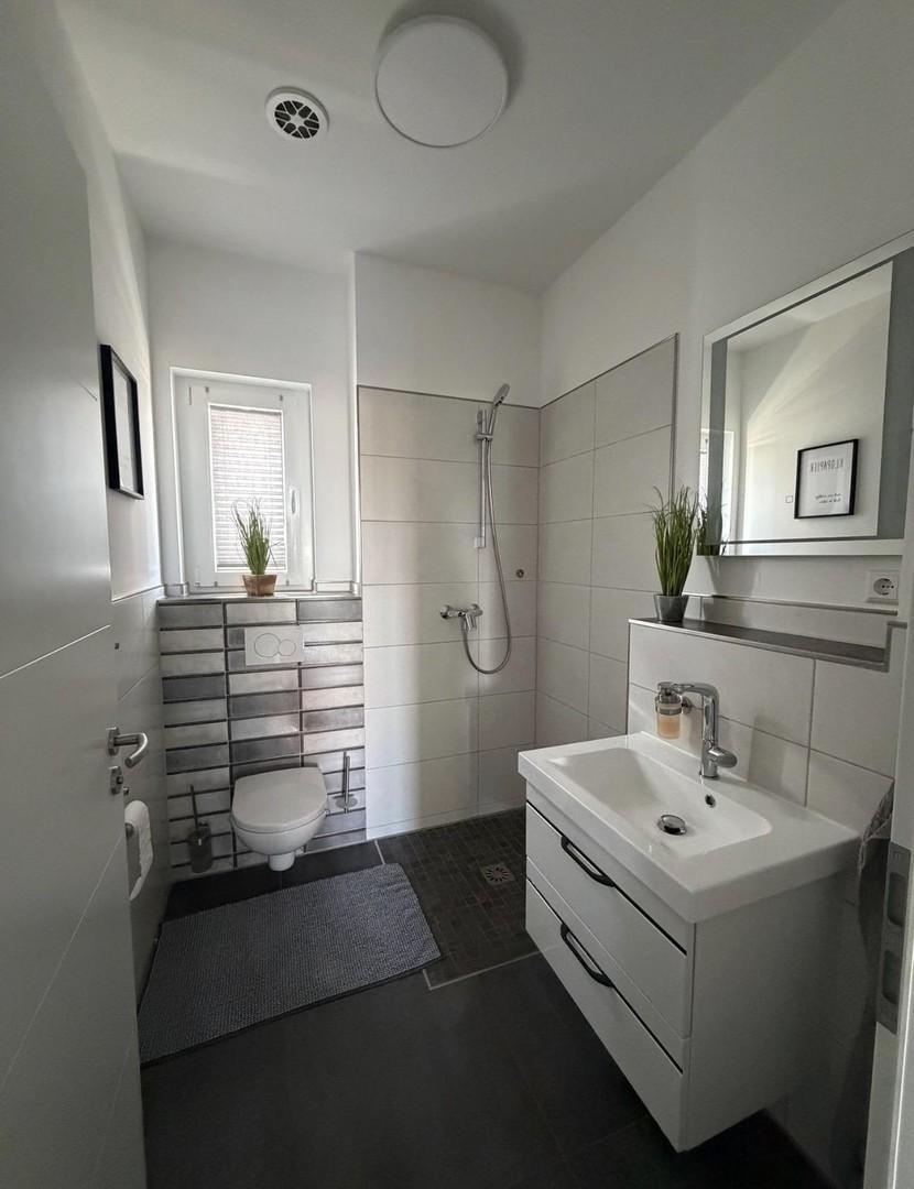 Gästebad mit Dusche & WC