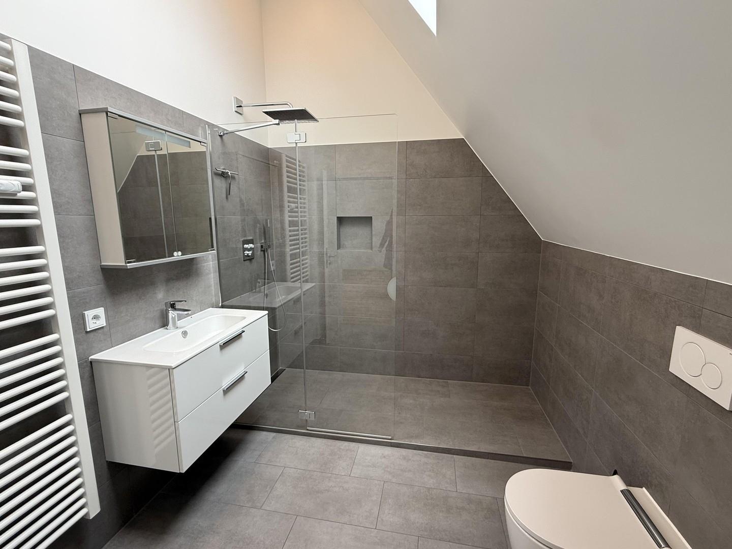 Badezimmer 1 2