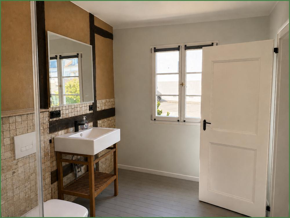 Tageslicht-Badezimmer im Obergeschoss