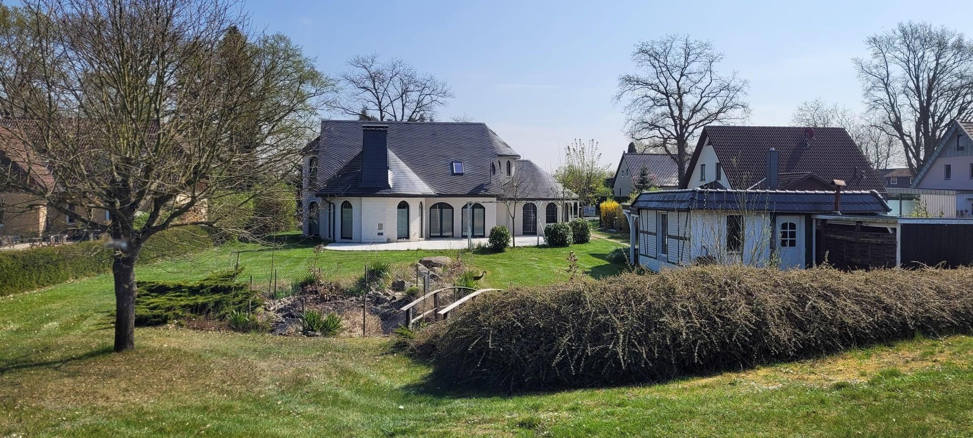 Garten mit Teich