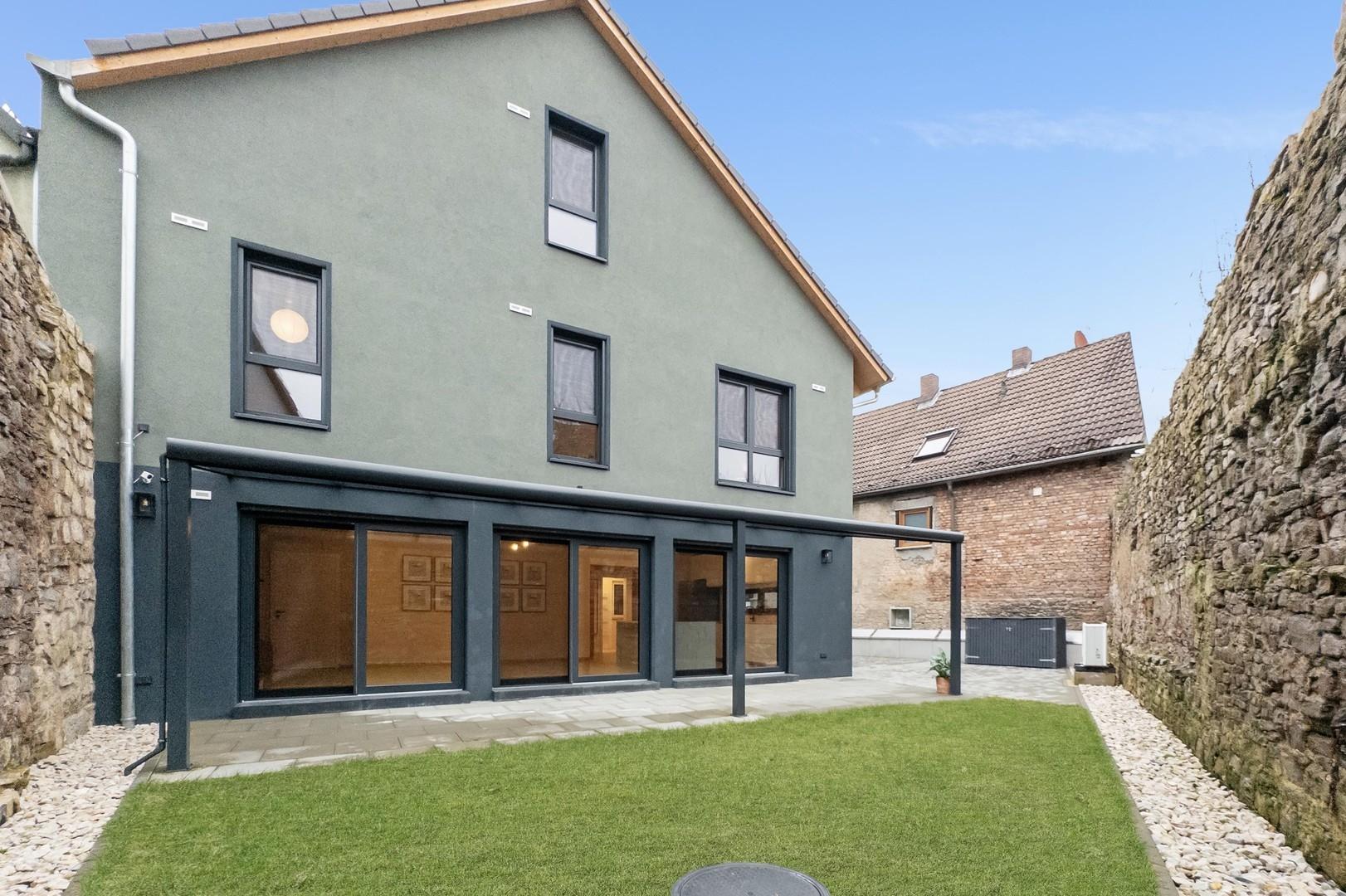Haus & Innenhof an Stadtmauer