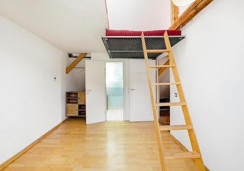 Kl. Zimmer DG mit Empore