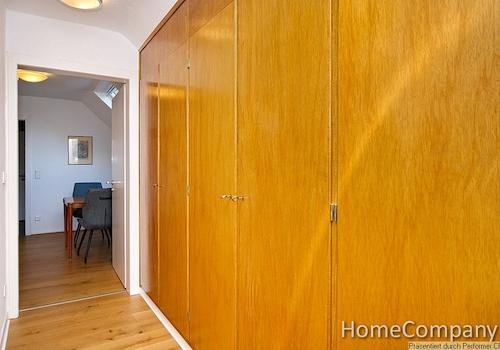 Kleiderschrank