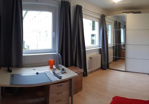 Schlafzimmer 6