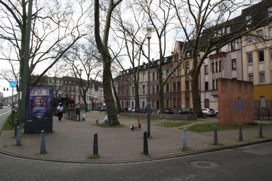 Straßenansicht