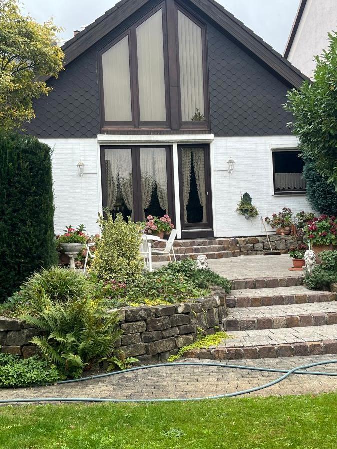 Hausansicht Gartenseite Terrasse