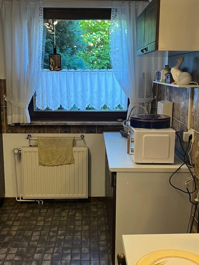 EG Küche mit Fenster zum Garten