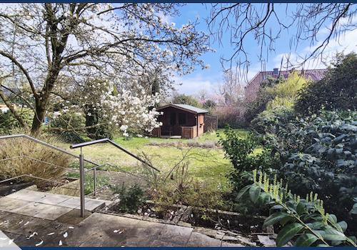 Blick in den eigenen Gartenbreich