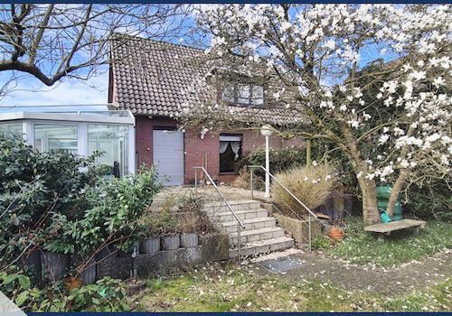 Blick vom eigenen Gartenbereich