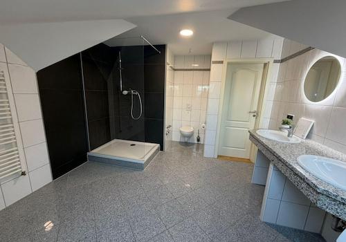 Badezimmer DG