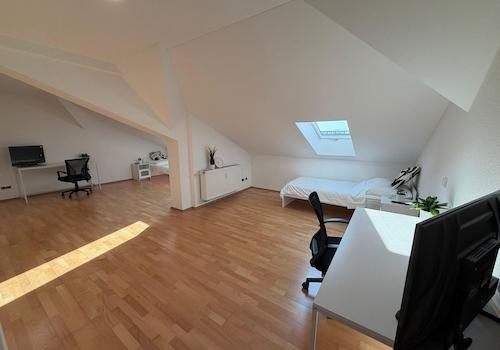 Zimmer 7 Shared/Couple Room