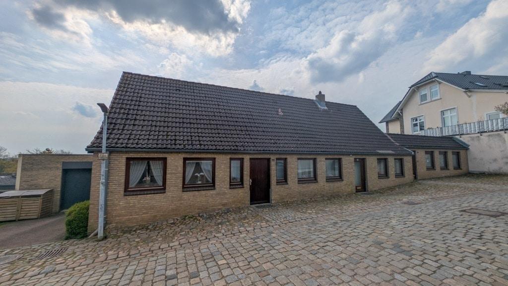 Straßenansicht