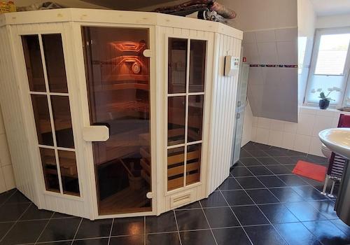 380V-Sauna im Bad