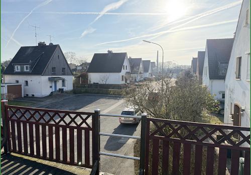 Ausblick von der Dachterrasse in den Wendehammer