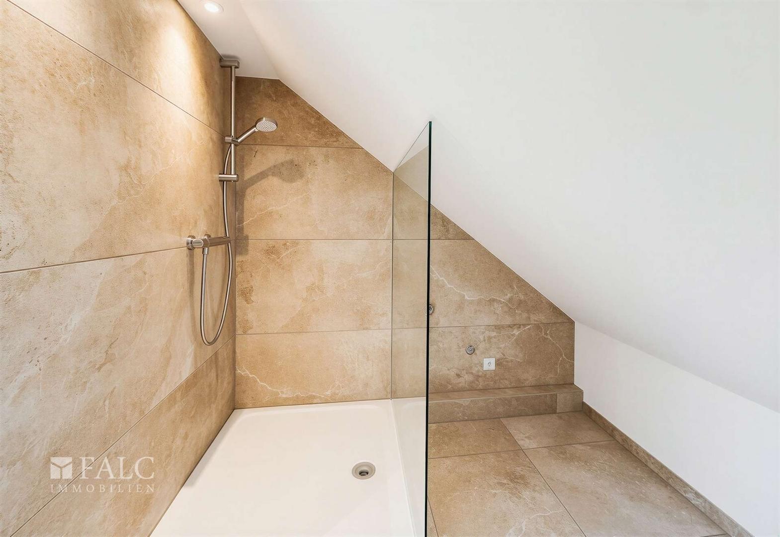 Badezimmer DG