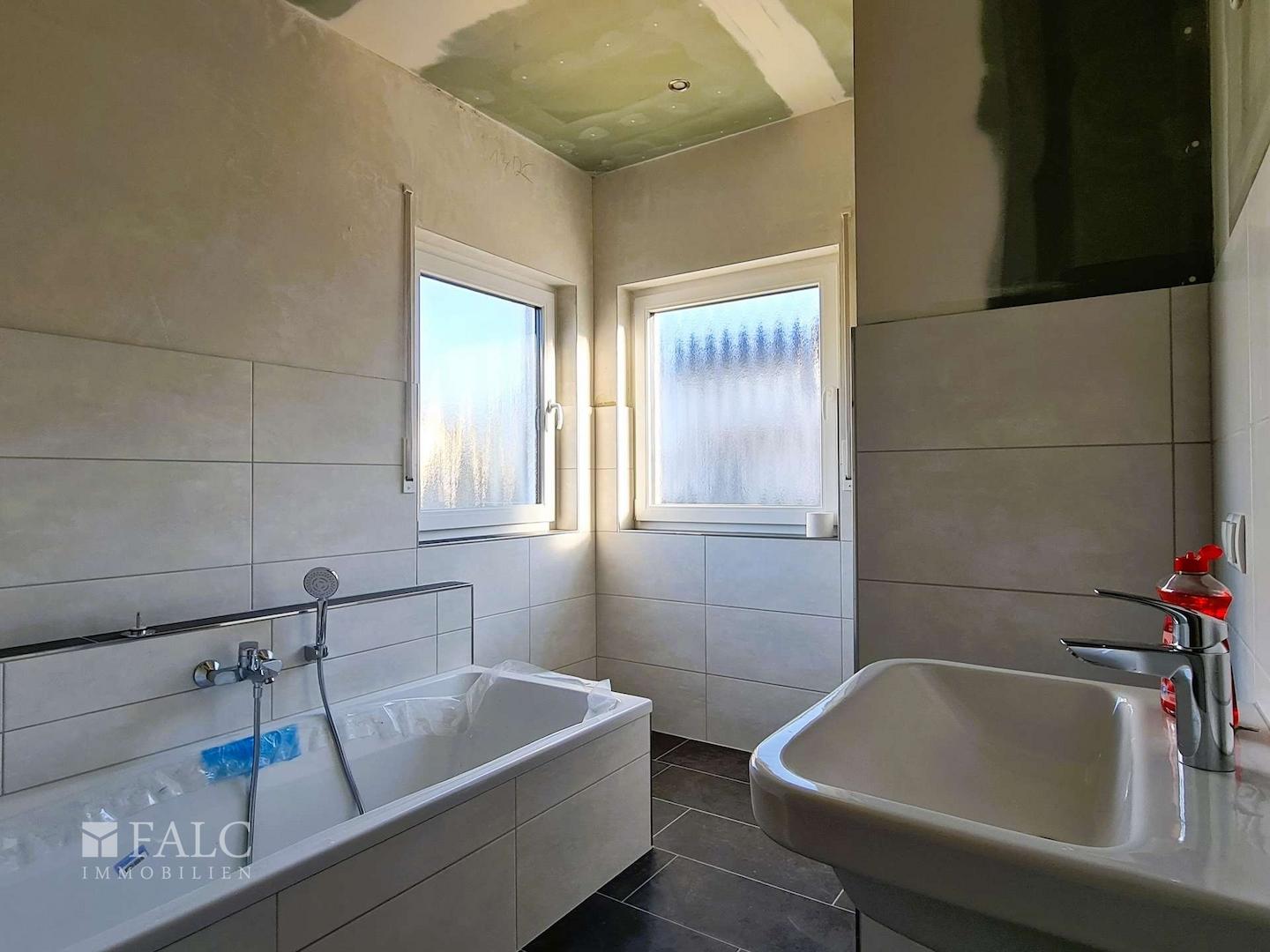 Bad mit Wanne