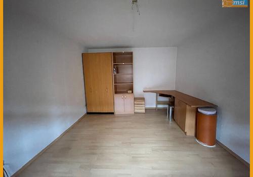 Durchgangszimmer OG
