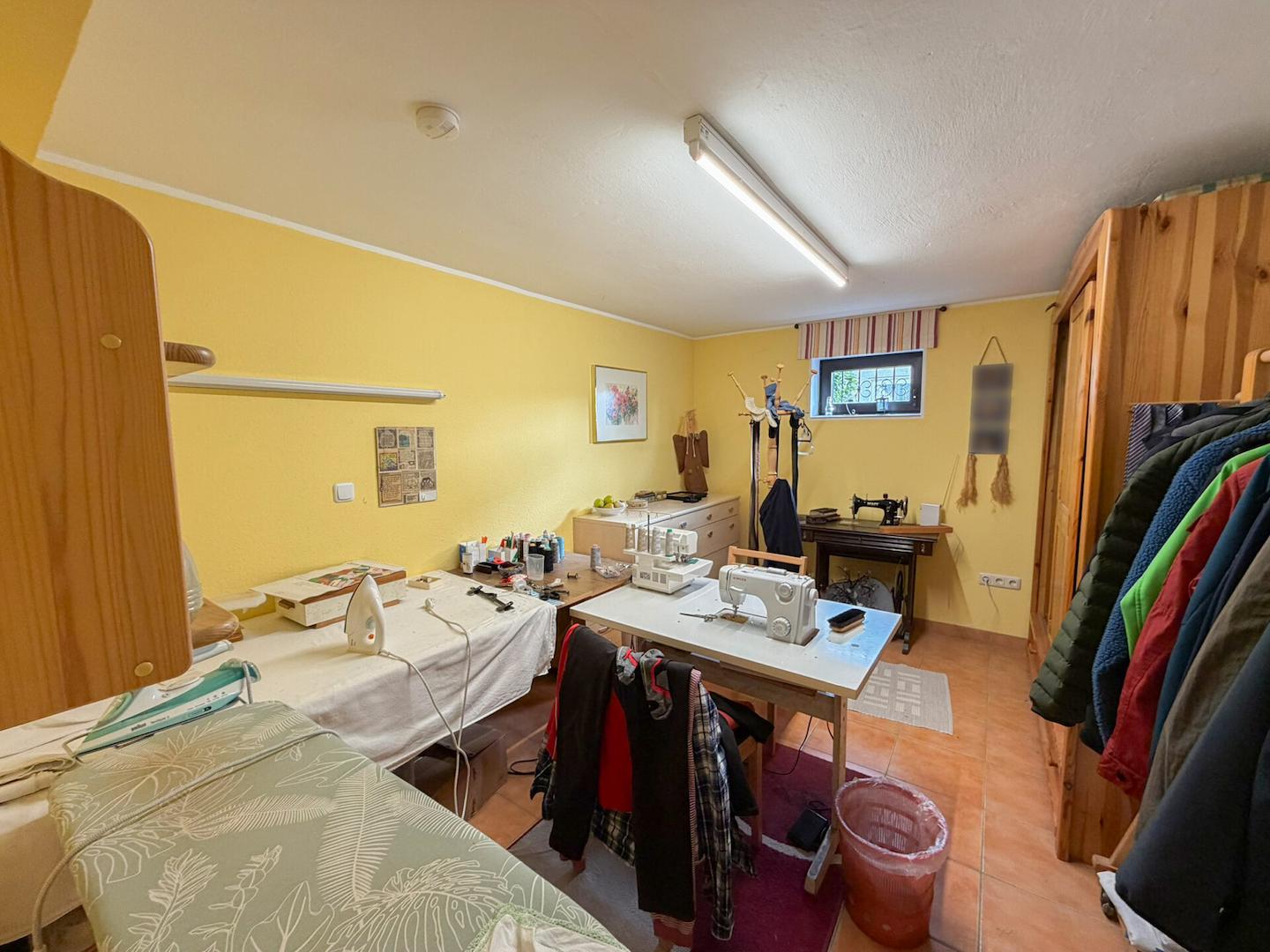 Bügelzimmer KG