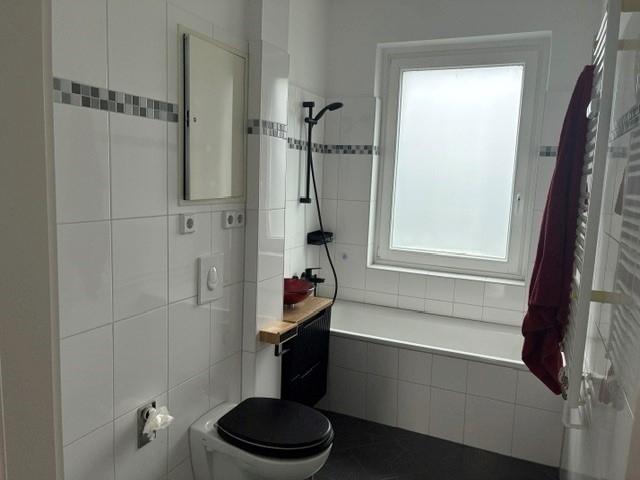 Bad mit Badewanne