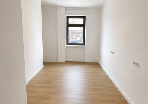 WG Zimmer zur Straßenseite