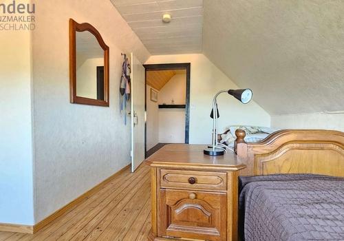 Schlafzimmer unterm Dach