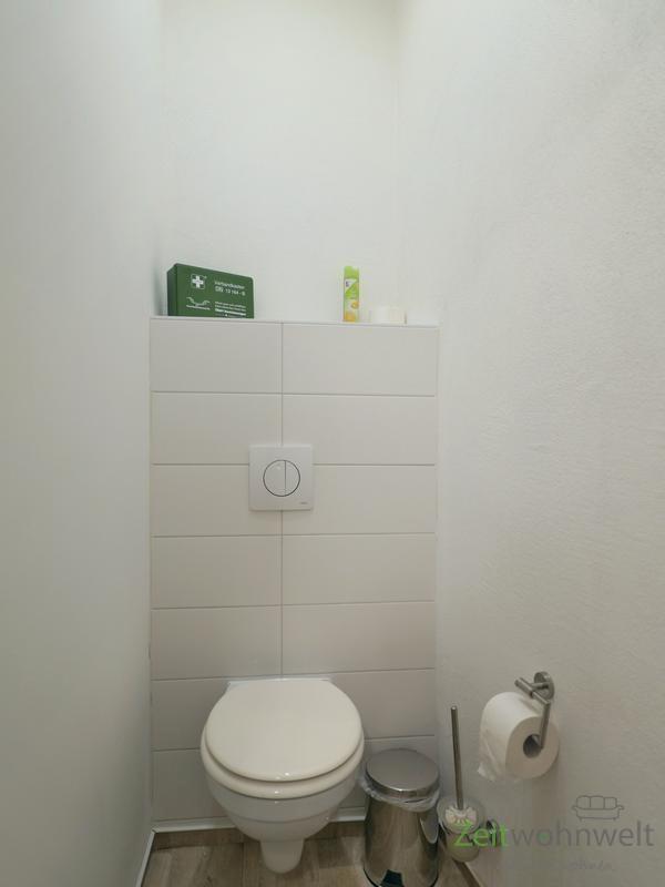 separates WC