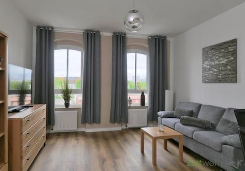 Blick ins Wohnzimmer