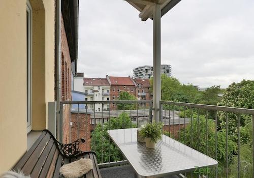 überdachter Balkon