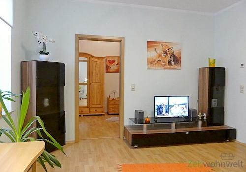 Schrankwand und TV