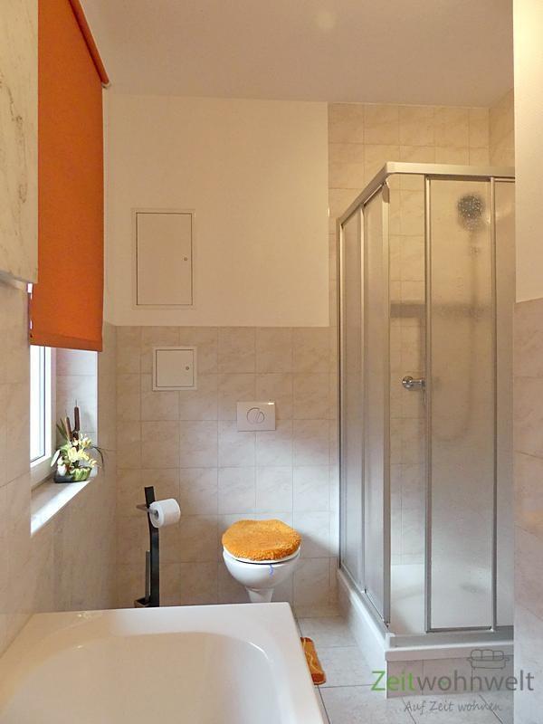 Dusche und Wanne