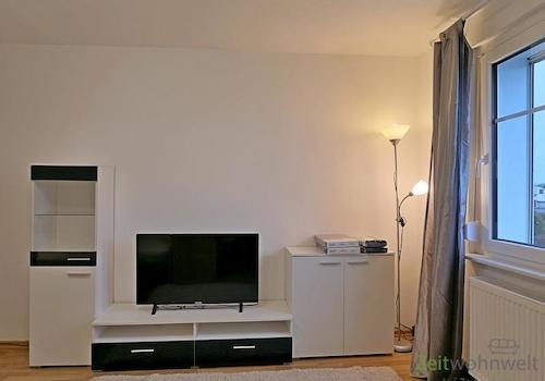 TV und Schrankwand