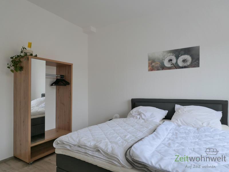 Regalschrank im Schlafzimmer