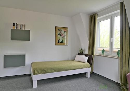 linkes Bett