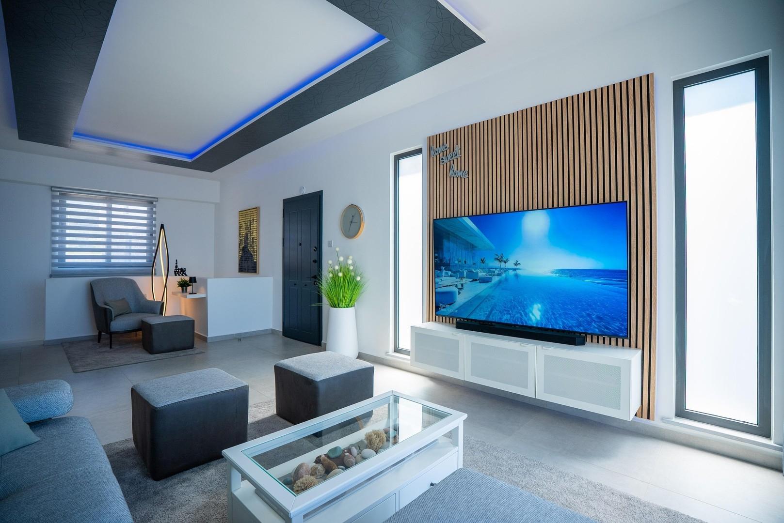 Samsung 75'' QLED mit Soundbar