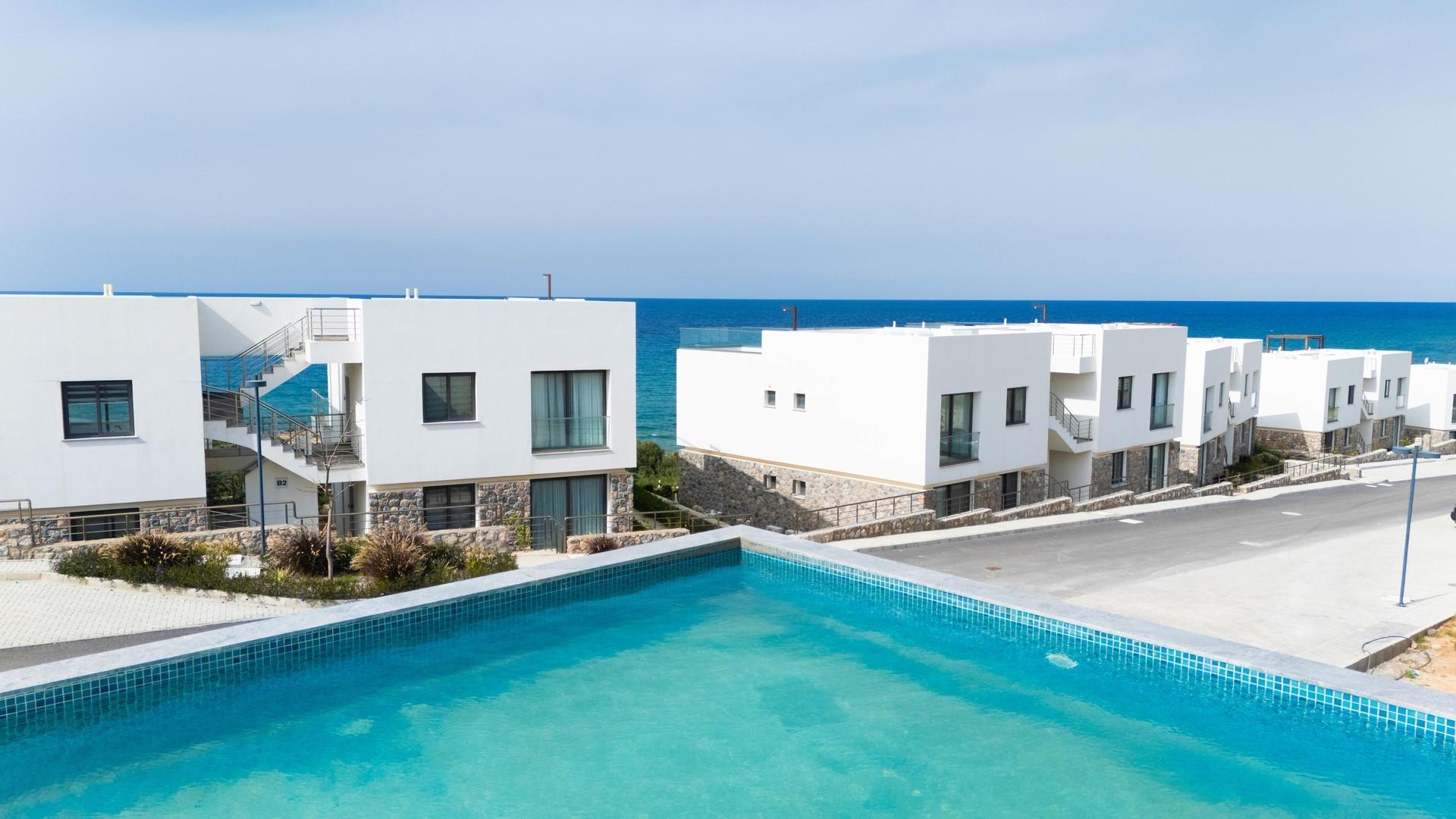 25 m Pool